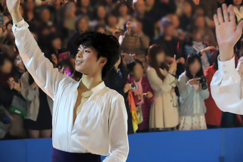 ＰＩＷ2016横浜公演は大盛況で立見券まで販売してるみたいだ。町田樹君の元気な姿にファンも大喜び