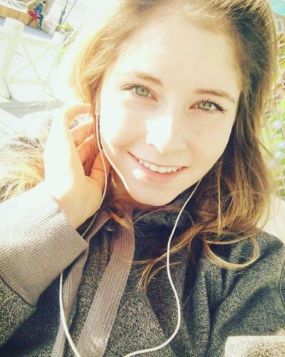 すっぴんでも美人。最新のリプニツカヤの笑顔が輝いてる