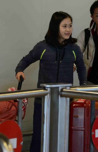 宮原知子、本田真凜らマルセイユ到着。マスクを着用で体調管理万全