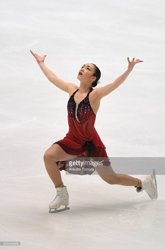 ファンは熱心に応援。本郷理華にとって素敵な一年になりますように。