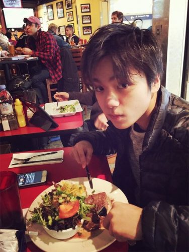 宇野昌磨選手から新年のご挨拶。「新たな調整の仕方でシーズン後半を迎えたい」と新衣装の可能性を言及