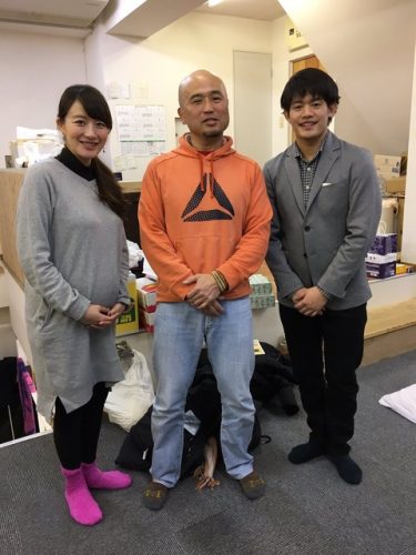 小塚崇彦が奥さんの大島由香里さんと仲良く相撲観戦？幸せそうな写真を公開