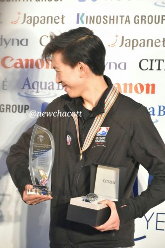 ヴィンセント・ゾウ選手が羽生くんと宇野くんの結婚式ポーズを真似してチャレンジを試みるも失敗