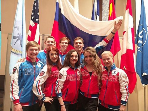 国別対抗戦の為に来日した各国選手が集合。みんな素敵な笑顔で楽しそう