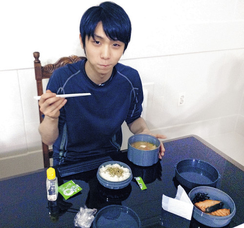 羽生結弦が勝ち飯メニューを初公開。世界選手権開催中に実際に食べていた食事メニュー