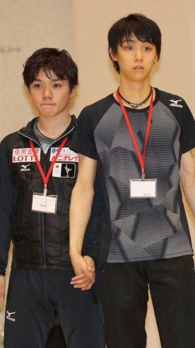 ファンも絶叫？羽生結弦選手と宇野昌磨選手が仲良し兄弟に見える写真を公開