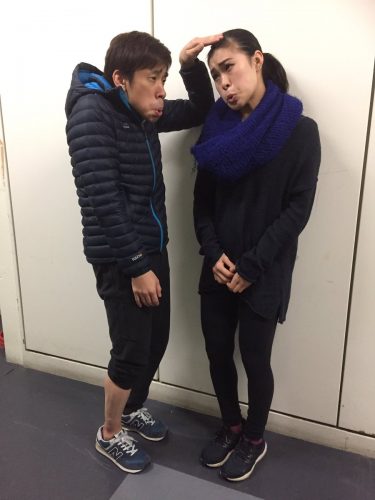 織田信成さんがゴリラの真似をしながらメスゴリラの真似をする村上佳菜子ちゃんを労る画像が面白い