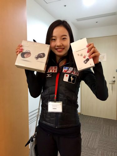 本田真凜選手がワイヤレスイヤホンをゲット＆五輪合宿では他競技の選手と卓球を行い交流