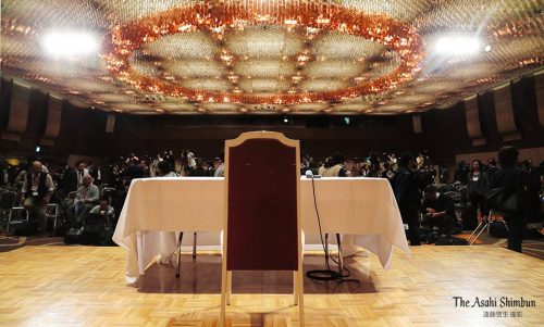 浅田真央選手の引退会見を生中継