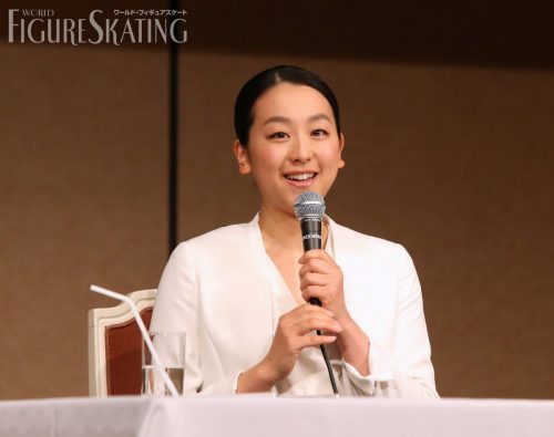 引退記者会見で「トリプルアクセルに声をかけるとしたら？」の質問に浅田真央も苦笑い。それでも真摯に答える姿に好感