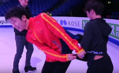 宇野昌磨とボーヤン・ジンが仲良くじゃれてるシーンが可愛いらしい