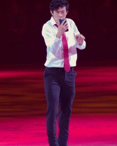 Stars on Ice2017でネイサン・チェンがサラリーマン風の衣装を着て演技を披露