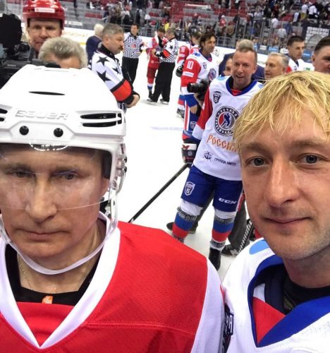 プーチン大統領とプルシェンコがアイスホッケーで対決。気になる勝負の結果は？