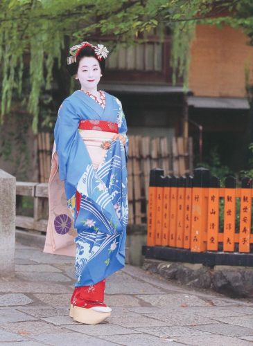 メドベージュワ選手の舞妓姿を見ると思い出す浅田真央ちゃんの舞妓さん姿にうっとり