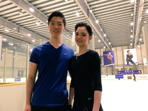 ロシアのメドベージェワが関大のリンクに足を運び日本人選手と一緒に練習を行う