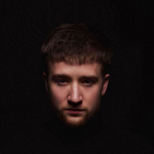 ミーシャ―ジー選手が引退するべきか振付指導に専念すべきが決断に困っている模様。ファンからの意見を募集中