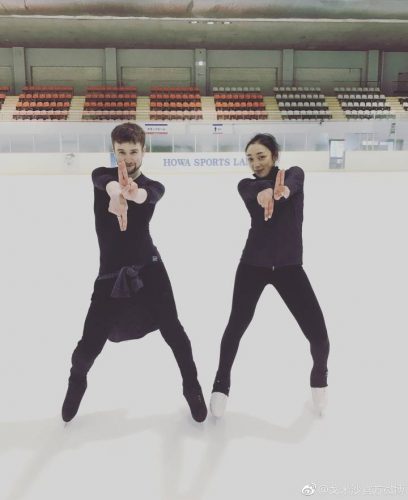 本郷理華選手の振り付けをミーシャジーが担当。カッコいいポーズを決めてる写真を公開