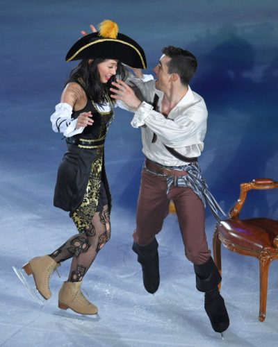 FaOI幕張2017。海賊に扮した安藤美姫がハビエル・フェルナンデスとまさかの２ショットを披露