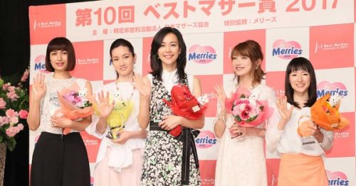 荒川静香さんの愛娘がイナバウワー披露も「大きくなったらその辺も言いたい」