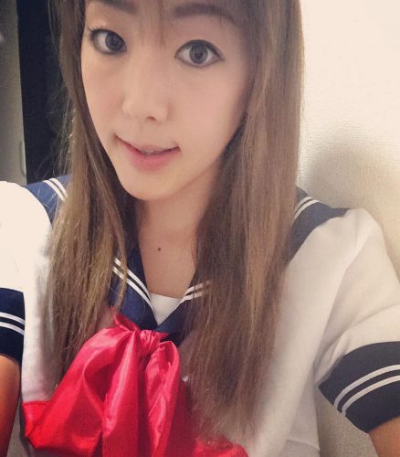 村主章枝がセーラー服姿を披露。年齢を感じさせない可愛さにファンも興奮？