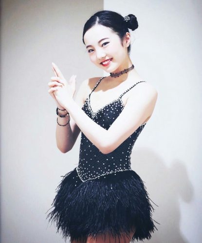 ファンタジーオンアイス2017神戸。本田真凜ちゃんがセクシーな衣装を着て可愛いポーズを披露＆インスタライブ動画も公開