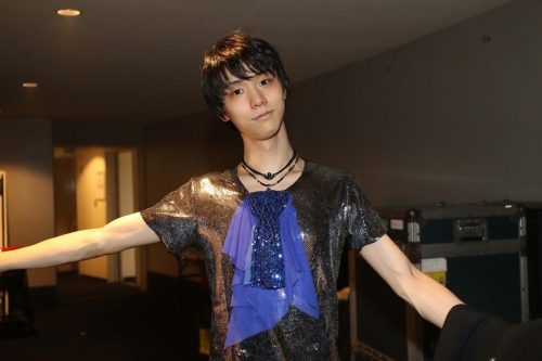 ファンの心を掴んで離さない。羽生結弦の投げキッスに観客は大興奮。