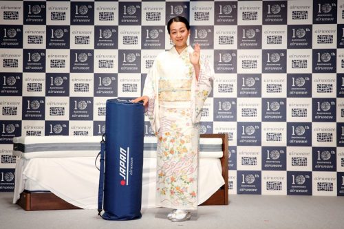 寝具メーカーのエアウィーヴが浅田真央に対して生涯契約宣言。浅田真央は別格「唯一無二の存在」