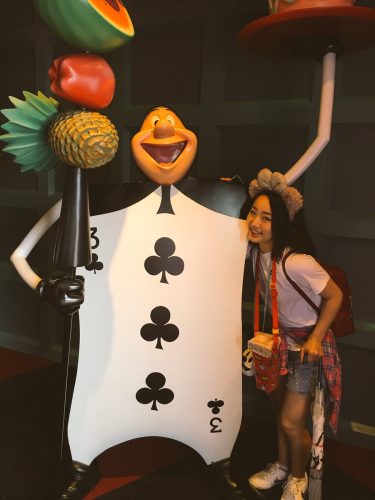 樋口新葉がディズニーランドへお出かけ。私服もワイルドで可愛い