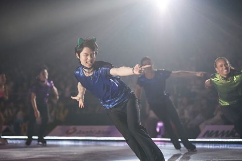 登場人物みんな笑顔。羽生結弦のニャンコお座りバキューンポーズが可愛すぎる