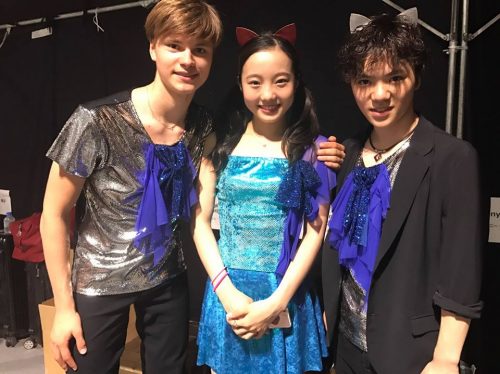 ラトデニ・本田真凜・宇野昌磨の若さ溢れるスリーショット公開。肩にがっつり腕を回して文化の違いに驚き