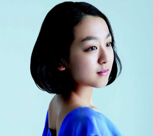 週刊誌で特集。＜秘め続けた愛＞浅田真央のスマホ待ち受け画面は「フランス人の彼」