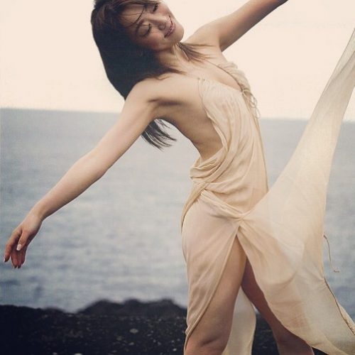 セクシーな村主章枝のデジタル写真集『月光』がネット書店で配信開始