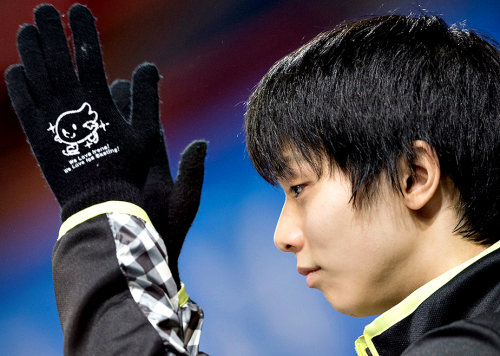 アイスリンク仙台に新ピカの黒バスが登場。これはもしかして羽生選手の寄付のおかげ？