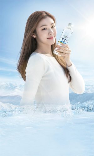 韓国のキム・ヨナが平昌五輪公式飲料水モデルに決定