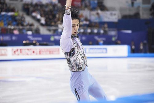 羽生結弦のフィギュアスケート2017-2018シーズンカレンダー卓上版・壁掛け版の予約受付開始！