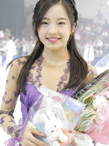 PIW2017東京公演。写真撮影に応じる本田真凜ちゃんをどこから見ても美しくて可愛いらしい