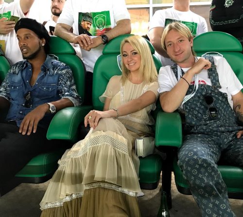 プルシェンコの息子さんがファンから貰ったプレゼントを可愛く紹介