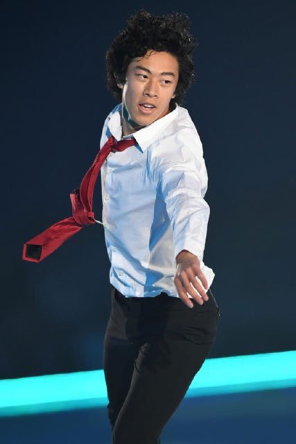ネイサン・チェンが日本で初アイスショーに出演。ネクタイ姿で鮮やかに舞った