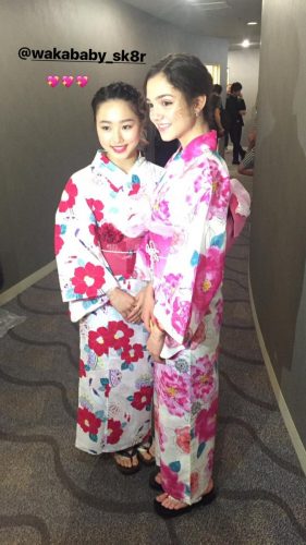 メドベージェワ選手が夏にぴったりな浴衣姿を初披露。仲良しの樋口新葉選手とツーショット