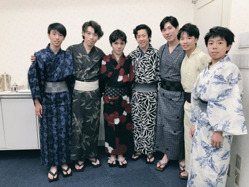 無良崇人・田中刑事・宇野昌磨・友野一希選手らが揃って浴衣姿を公開。みんなカッコいい