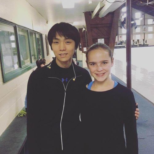 最新の羽生結弦選手を公開。クリケットで可愛い女の子とツーショット