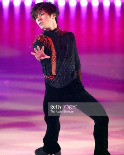 これは心配。宇野昌磨選手が出演中のアイスショーで足に違和感ありとアナウンスされソロナンバーは演じず。