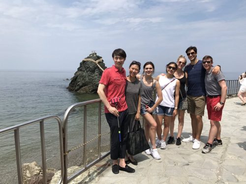 ザ・アイス出演のために来日している海外選手らが伊勢神宮を観光。暑い中、楽しんでいるみたいだ