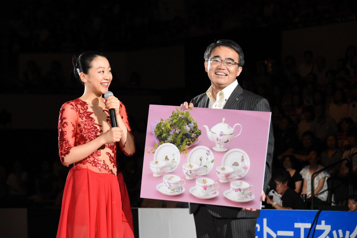 浅田真央さんに初の「愛知県民栄誉賞」と「名古屋市特別スポーツ功労賞」アイスショー「THE ICE」で授賞式