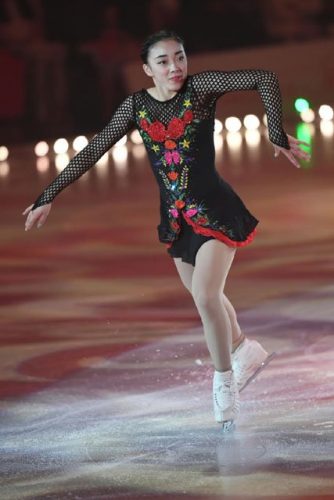 フレンズオンアイス2017に出演する本郷理華選手の衣装が想像以上に斬新で注目を浴びる