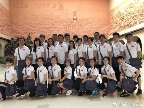 中国の制服を着たボーヤン・ジンが可愛いらしい。真面目な学生さんだ＆ハンヤン選手は男らしくてカッコいい