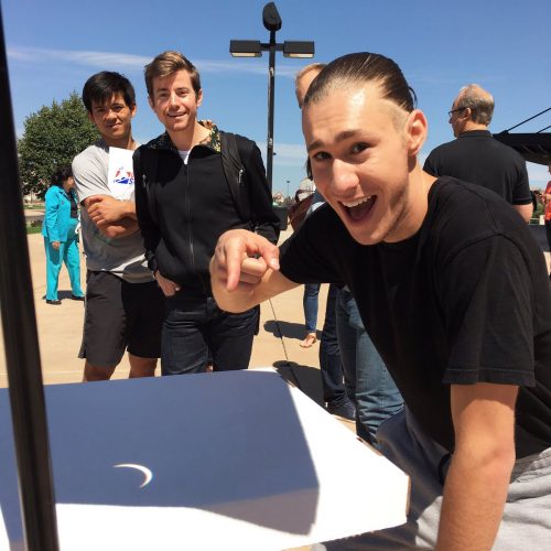 ジェイソン・ブラウンの新しい髪型に驚き＆グレイシー・ゴールドはダイエットに成功？スッキリしてる・・・気がする