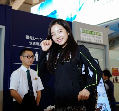 本田真凜が今季シニアデビュー初戦へ出発「五輪出場が一番の目標」