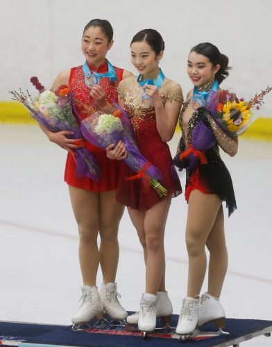 本田真凜が表彰台で君が代を熱唱「大人になったので、歌ってみました」