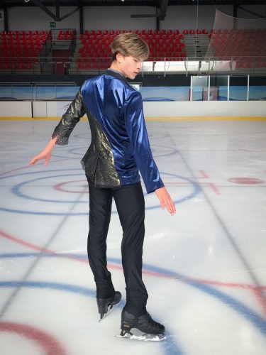 ラトデニ君が新衣装をお披露目。パトリックチャン選手の衣装と比べると差が一目瞭然